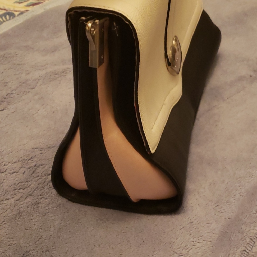 Purse - Picture 5 of 8